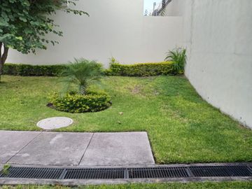 Casa en venta en Xochitepec Morelos, a 4 km de la autopista Acapulco Cuernavaca, Residencial Real Santa Fe II II.