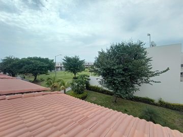 Casa en venta en Xochitepec Morelos, a 4 km de la autopista Acapulco Cuernavaca, Residencial Real Santa Fe II II.