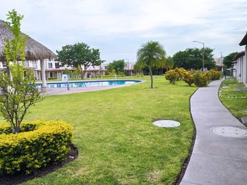 Casa en venta en Xochitepec Morelos, a 4 km de la autopista Acapulco Cuernavaca, Residencial Real Santa Fe II II.