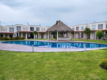 Casa en venta en Xochitepec Morelos, a 4 km de la autopista Acapulco Cuernavaca, Residencial Real Santa Fe II II.