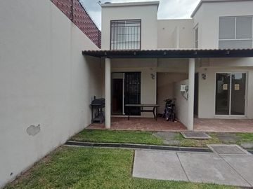 Casa en venta en Xochitepec Morelos, a 4 km de la autopista Acapulco Cuernavaca, Residencial Real Santa Fe II II.