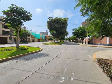 SE VENDE TERRENO RESIDENCIAL EN LA CASTELLANA - SURCO