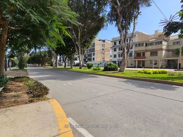 SE VENDE TERRENO RESIDENCIAL EN LA CASTELLANA - SURCO