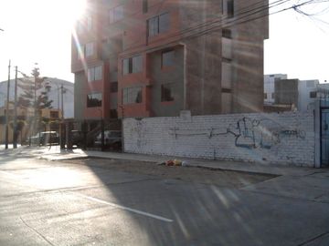 SE VENDE TERRENO RESIDENCIAL EN LA CASTELLANA - SURCO