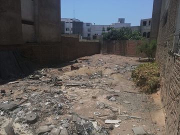 SE VENDE TERRENO RESIDENCIAL EN LA CASTELLANA - SURCO
