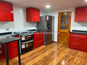 Leon Propiedades vende parcela con casa en Cuyuncavi, Curacaví.