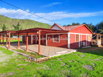 Leon Propiedades vende parcela con casa en Cuyuncavi, Curacaví.