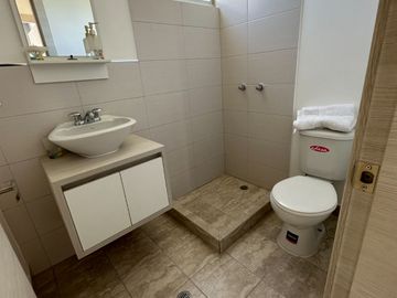 Casa a estrenar de venta secotr pomasqui