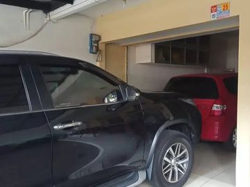 Rumah Akses Mobil, 550 Meter Ke Jalan Raya Pahlawan Bintaro