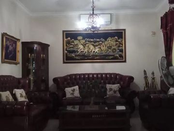 Rumah Akses Mobil, 550 Meter Ke Jalan Raya Pahlawan Bintaro