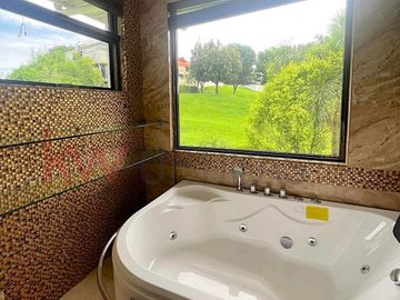 Luxurious House for Sale in Manila Southwoods, Carmona, Cavite