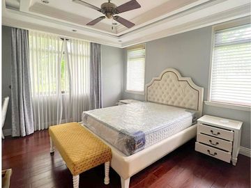 Luxurious House for Sale in Manila Southwoods, Carmona, Cavite