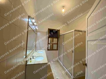 SE VENDE HERMOSA CASA ÑUÑOA