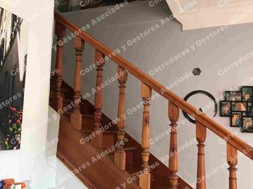SE VENDE HERMOSA CASA ÑUÑOA