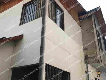 SE VENDE HERMOSA CASA ÑUÑOA