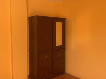 LA MENA, EN VENTA CASA 5 DEPARTAMENTOS