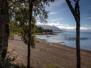 Espectacular Parcela de 5000m2 en Condominio con Acceso a Playa en Lago Calafquén, Panguipulli