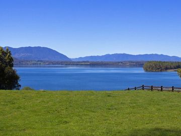 Espectacular Parcela de 5000m2 en Condominio con Acceso a Playa en Lago Calafquén, Panguipulli