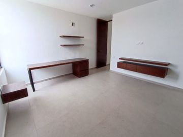 Casa con alberca privada, terraza techada, cochera para dos autos, venta, Xcanatun, Merida, Yucatan.