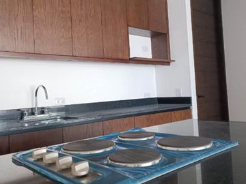 Casa con alberca privada, terraza techada, cochera para dos autos, venta, Xcanatun, Merida, Yucatan.