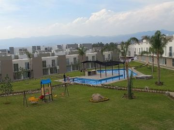 VENTA  DE CASA CON ALBERCA CERCA DE CUAUTLA