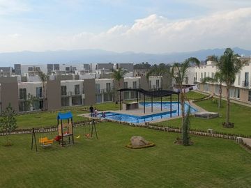 VENTA  DE CASA CON ALBERCA CERCA DE CUAUTLA