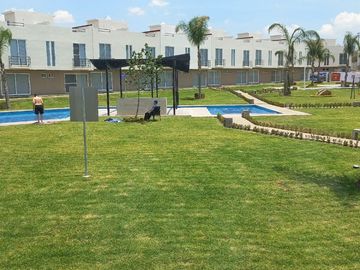 VENTA  DE CASA CON ALBERCA CERCA DE CUAUTLA