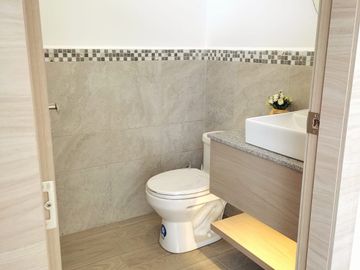 VENTA CASA VIP LOS CHILLOS - Moderna con Terraza, piscina, zona de fogata - Últimas 2 casas