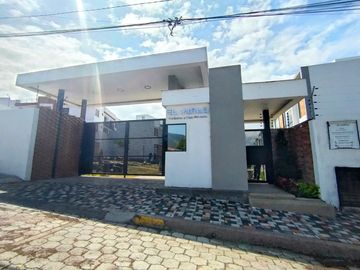 VENTA CASA VIP LOS CHILLOS - Moderna con Terraza, piscina, zona de fogata - Últimas 2 casas