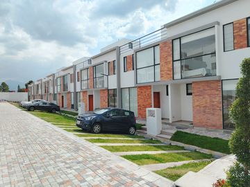 VENTA CASA VIP LOS CHILLOS - Moderna con Terraza, piscina, zona de fogata - Últimas 2 casas