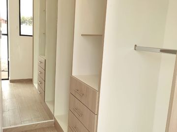 VENTA CASA VIP LOS CHILLOS - Moderna con Terraza, piscina, zona de fogata - Últimas 2 casas
