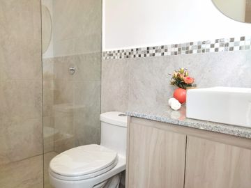 VENTA CASA VIP LOS CHILLOS - Moderna con Terraza, piscina, zona de fogata - Últimas 2 casas