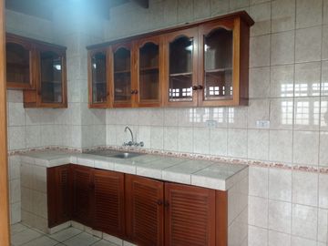 AMPLIO Y CÓMODO DUPLEX CON ESTACIONAMIENTO EN PUEBLO LIBRE, FRENTE A PARQUE