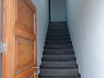 AMPLIO Y CÓMODO DUPLEX CON ESTACIONAMIENTO EN PUEBLO LIBRE, FRENTE A PARQUE