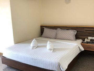 Ching Hao Grand Hotel 142.8sqwah 62rooms 210,000,000 Am: 065619----