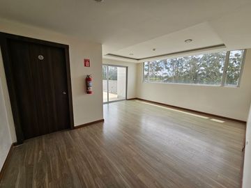 Luminosa suite, sector Lomas de Monteserrín, en Venta, departamento 1 dormitorio, Seguridad dentro de Urb.en Quito