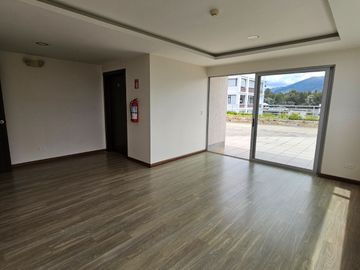 Luminosa suite, sector Lomas de Monteserrín, en Venta, departamento 1 dormitorio, Seguridad dentro de Urb.en Quito