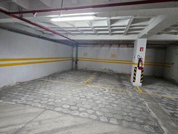 Luminosa suite, sector Lomas de Monteserrín, en Venta, departamento 1 dormitorio, Seguridad dentro de Urb.en Quito