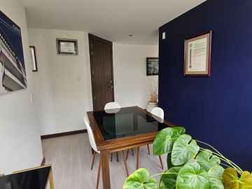 Luminosa suite, sector Lomas de Monteserrín, en Venta, departamento 1 dormitorio, Seguridad dentro de Urb.en Quito