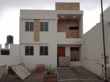 VENTA DE CASA 2 NIVELES 3 RECAMARAS EN FRACCIONAMIENTO VALLE DE LAS ESTRELLAS, MUY CERCA DE UNIVERSIDAD AUTONOMA DE HIDALGO Y HOSPITAL GENERAL EN MINE