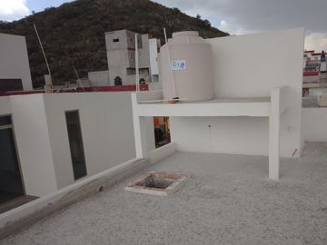 VENTA DE CASA 2 NIVELES 3 RECAMARAS EN FRACCIONAMIENTO VALLE DE LAS ESTRELLAS, MUY CERCA DE UNIVERSIDAD AUTONOMA DE HIDALGO Y HOSPITAL GENERAL EN MINE