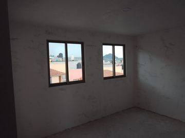 VENTA DE CASA 2 NIVELES 3 RECAMARAS EN FRACCIONAMIENTO VALLE DE LAS ESTRELLAS, MUY CERCA DE UNIVERSIDAD AUTONOMA DE HIDALGO Y HOSPITAL GENERAL EN MINE