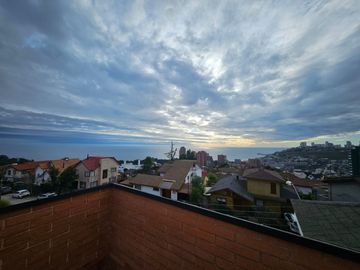 BROKER- JARDIN 7 DORM-6 BAÑOS-4ESTAC-PISCINA- 3 BODEGAS-VISTA MAR