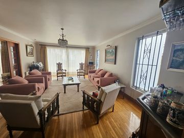 BROKER- JARDIN 7 DORM-6 BAÑOS-4ESTAC-PISCINA- 3 BODEGAS-VISTA MAR