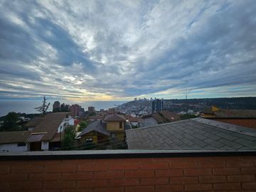 BROKER- JARDIN 7 DORM-6 BAÑOS-4ESTAC-PISCINA- 3 BODEGAS-VISTA MAR