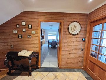BROKER- JARDIN 7 DORM-6 BAÑOS-4ESTAC-PISCINA- 3 BODEGAS-VISTA MAR