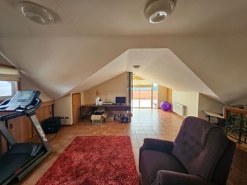BROKER- JARDIN 7 DORM-6 BAÑOS-4ESTAC-PISCINA- 3 BODEGAS-VISTA MAR