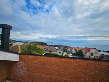 BROKER- JARDIN 7 DORM-6 BAÑOS-4ESTAC-PISCINA- 3 BODEGAS-VISTA MAR