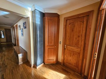 BROKER- JARDIN 7 DORM-6 BAÑOS-4ESTAC-PISCINA- 3 BODEGAS-VISTA MAR