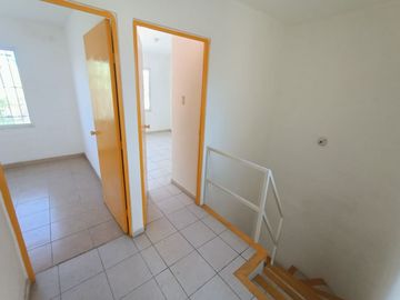 Casa de 4 recámaras (una en planta baja) en Fracc. Geovillas del Puerto